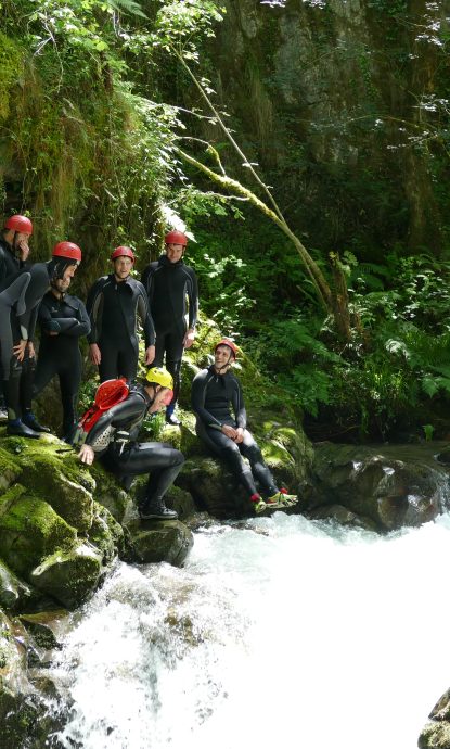 Canyoning dans les gorges du Pays Basque, à prix mini - canyoning près de saint jean de luz et biarritz pas cher canyoning sauvage en montagne canyoning depuis Biarritz / Bayonne tarif canyoning Navarre
