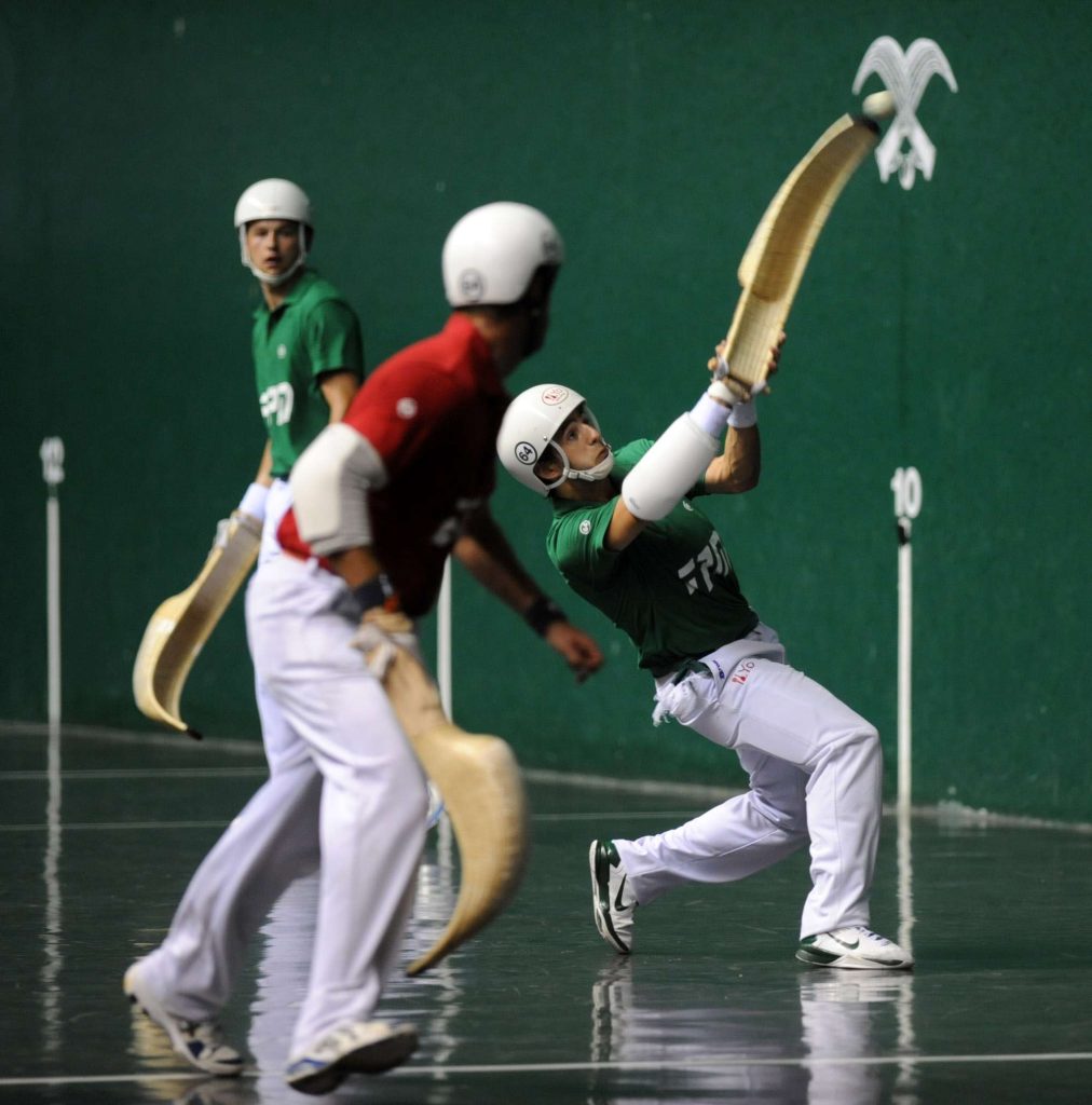 Première partie des phases éliminatoires du 35 ième "Gant d'Or" 2011 de Cesta Punta à Aguiléra à Biarritz le 08-08-2011 entre Jean Olharan, David Minvielle et Garcia-Alliez.