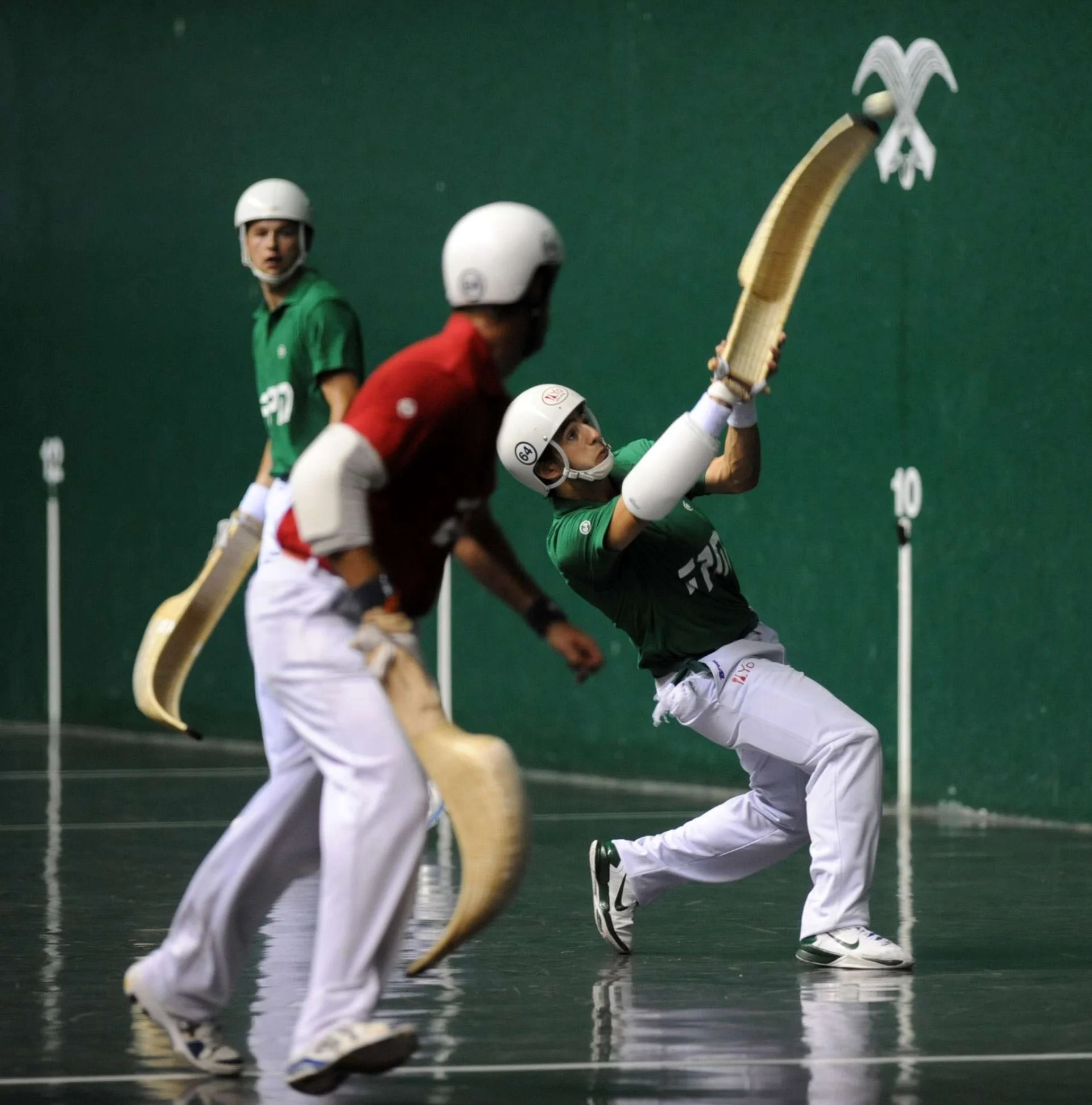 Première partie des phases éliminatoires du 35 ième "Gant d'Or" 2011 de Cesta Punta à Aguiléra à Biarritz le 08-08-2011 entre Jean Olharan, David Minvielle et Garcia-Alliez.