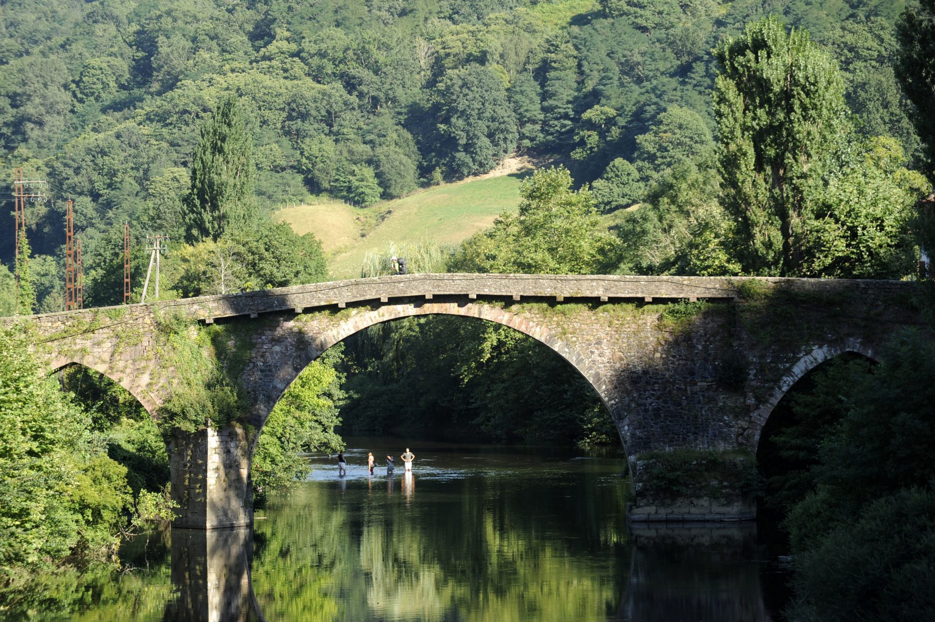 découverte vallée Nive - pont d'enfer Noblia à Bidarray - activités vacances scolaires - activités vacances scolaires séjour sportif en groupe