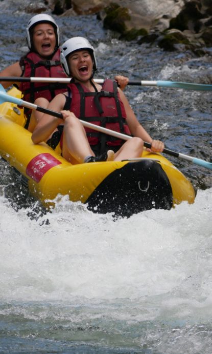 différence kayak et canoraft descente canoraft rivière activité canoraft à Bidarray