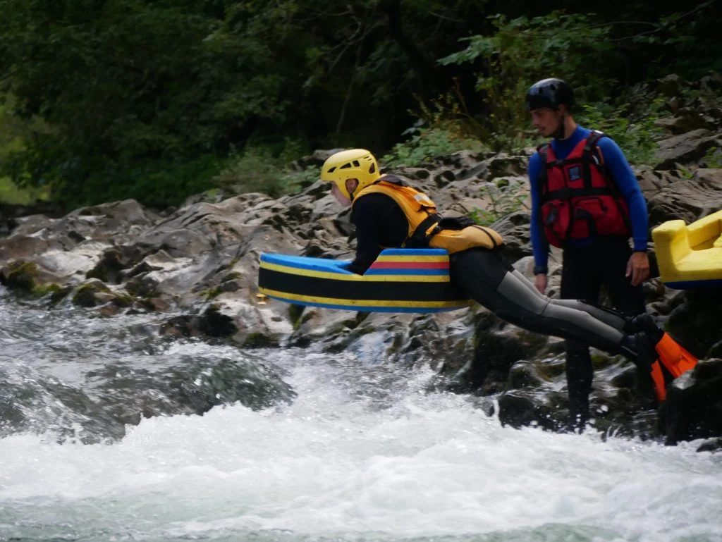 saut en hydrospeed: activité hydrospeed encadrée bidarray