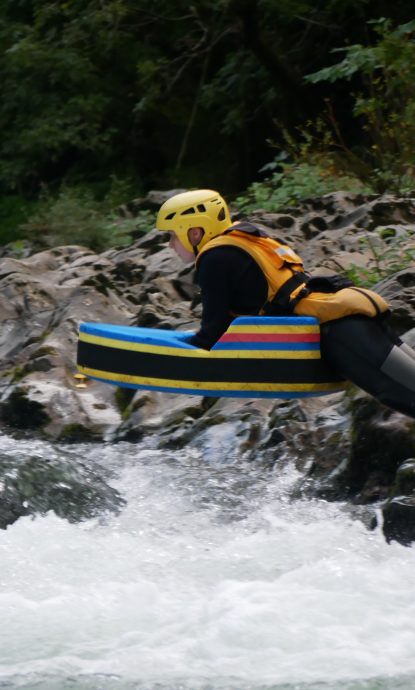 saut en hydrospeed: activité hydrospeed encadrée bidarray