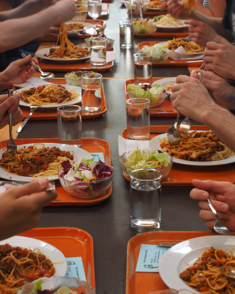 Livraison de repas cuisiné ou de panier repas à emporter depuis les gites pour profiter des activités Arteka