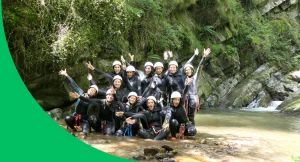 Enterrement de vie de garçon en canyoning encadré, ambiance au top, combinaison fournie, spot sauvage au meilleur prix