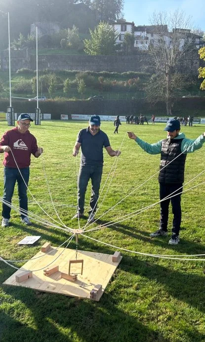 Jeu de coopération en extérieur pour team building au Pays Basque – animation de cohésion par Arteka, encadrée, meilleur prix